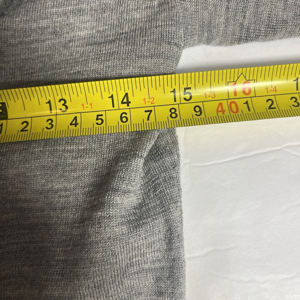 Banana Republic Extra Fine Merino Wool Exclusive Decoration Gray Cardigan Size S - Picture 3 of 9